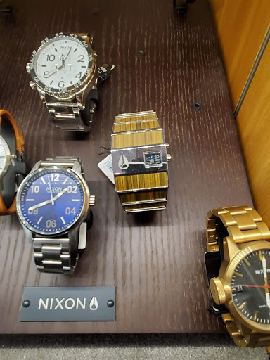 Jewelry Repair Service «DeVries Jewelry Store», reviews and photos, 411 Leonard St NW, Grand Rapids, MI 49504, USA