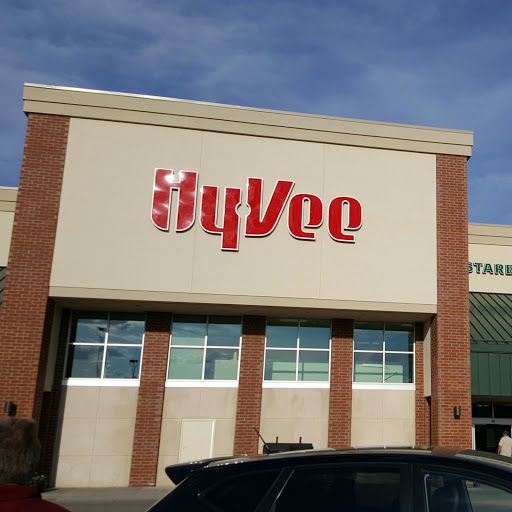 Supermarket «Hy-Vee», reviews and photos, 901 S 4th St, Clinton, IA 52732, USA