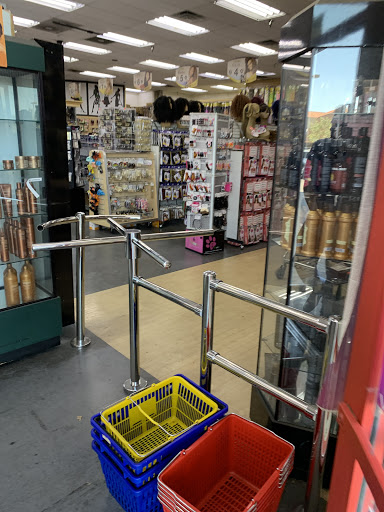 Beauty Supply Store «Wow Beauty Supply Store», reviews and photos, 18346 Vanowen St, Reseda, CA 91335, USA