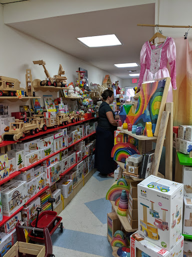 Toy Store «The Acorn Store», reviews and photos, 1220 5th St, Santa Monica, CA 90401, USA