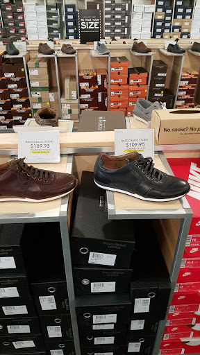 Shoe Store «DSW Designer Shoe Warehouse», reviews and photos, 520 E Waterfront Dr, Homestead, PA 15120, USA