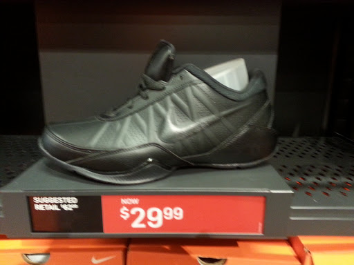 Clothing Store «Nike Factory Store», reviews and photos, 505 Premium Outlets Dr, Monroe, OH 45050, USA
