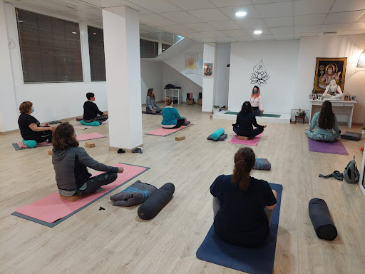Bhakti Yoga - Centro De Terapias