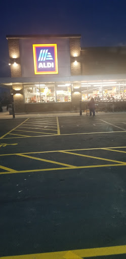 ALDI, 3135 E Agency St, Burlington, IA 52601, USA, 