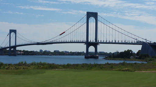 Public Golf Course «Trump Golf Links, Ferry Point», reviews and photos, 500 Hutchinson River Pkwy, Bronx, NY 10465, USA