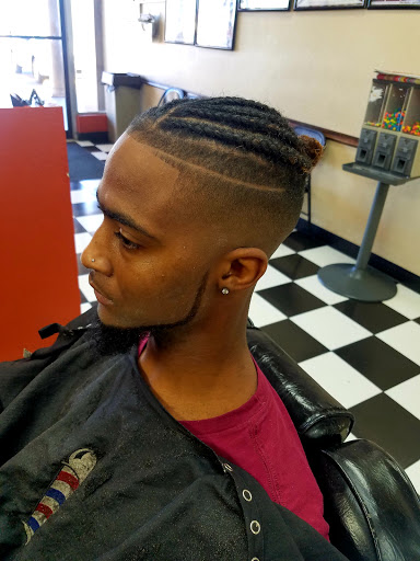 Barber Shop «Gifted Hands Barber Shop», reviews and photos, 5823 S Dale Mabry Hwy, Tampa, FL 33611, USA