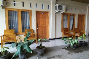 OYO 2423 Hotel Tubalong Taliwang Syariah image