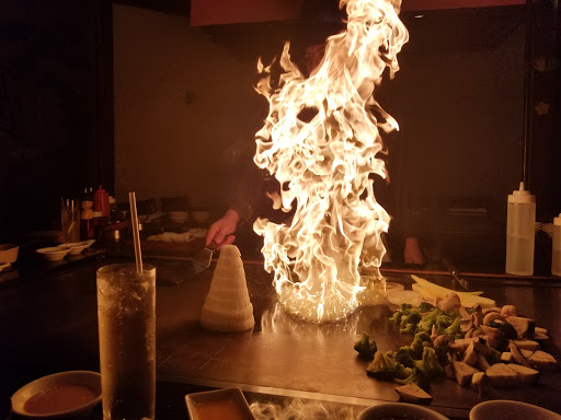 Shopping Mall «White Plains Mall», reviews and photos, 200 Hamilton Ave, White Plains, NY 10601, USA