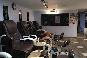 RENDEZVOUS NAILS & SPA image