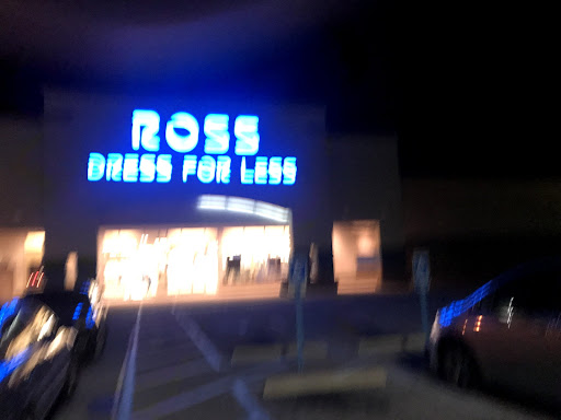 Clothing Store «Ross Dress for Less», reviews and photos, 880 N Military Hwy, Norfolk, VA 23502, USA