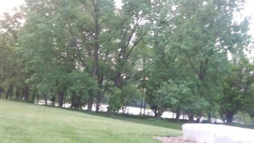 Golf Driving Range «Riverside Golf Academy», reviews and photos, 3600 N White River Pkwy W Dr, Indianapolis, IN 46228, USA