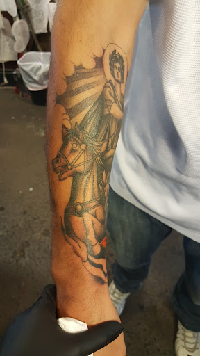 Tattoo Shop «The Mercy Seat», reviews and photos, 210 E 16th St, Kansas City, MO 64108, USA