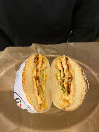 Sandwich au poulet du Restaurant de hamburgers LE CAB Biarritz - Le comptoir à burger - n°2