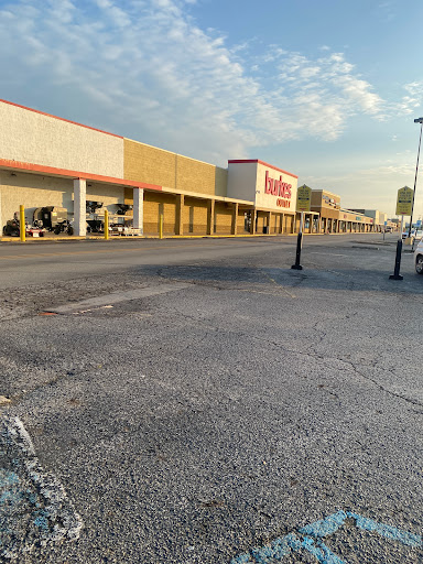 Home Improvement Store «Tractor Supply Co.», reviews and photos, 405 E Clifty Dr, Madison, IN 47250, USA