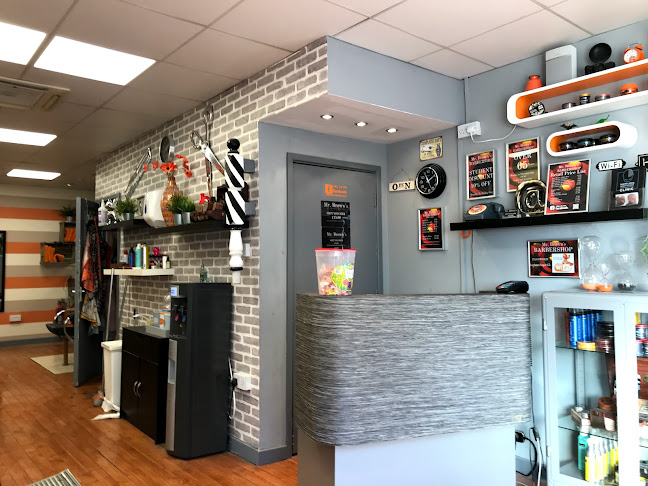 Comments and reviews of Mr Brown's Barbershop