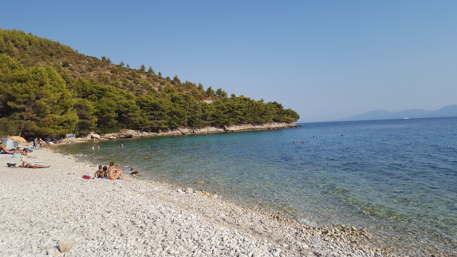 Fotografie cu Plaza Vira cu golfuri mici