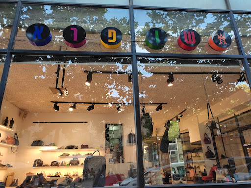חנויות לקניית מגפיים שחורות לנשים ירושלים