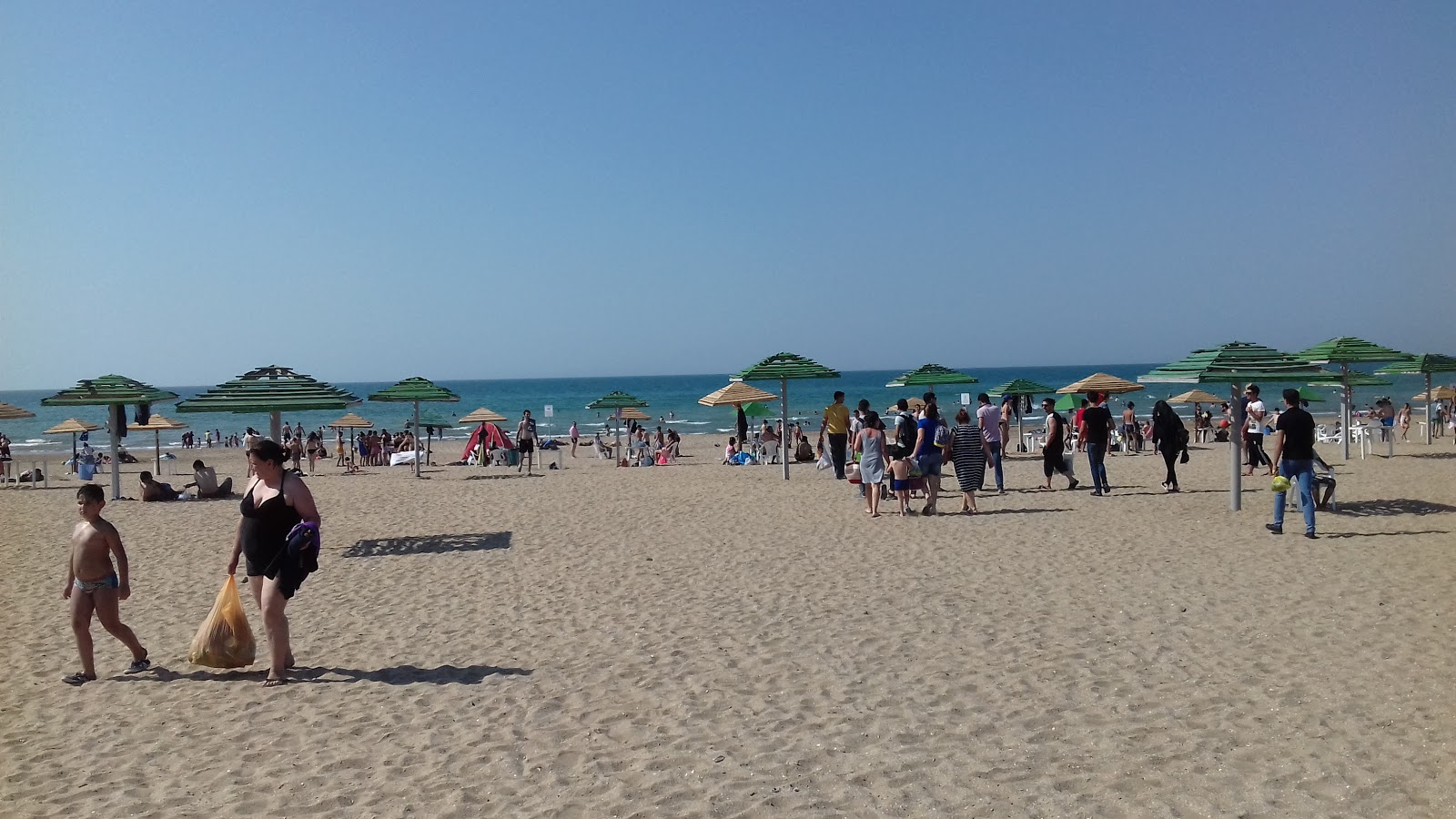 Φωτογραφία του Pirsagi Beach παροχές περιοχής