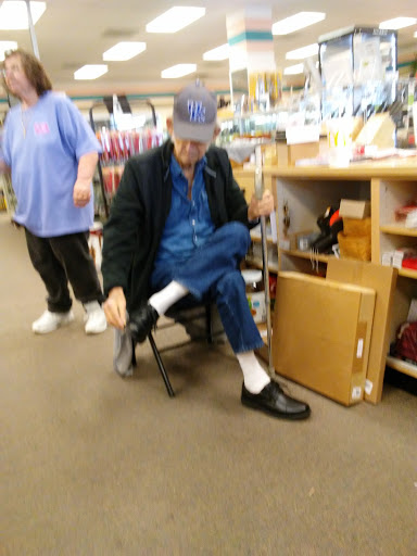 Shopping Mall «West Kentucky Factory Outlet», reviews and photos, 385 Outlet Ave, Eddyville, KY 42038, USA