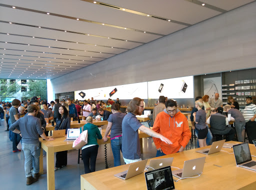 Computer Store «Apple Pioneer Place», reviews and photos, 450 SW Yamhill St, Portland, OR 97204, USA