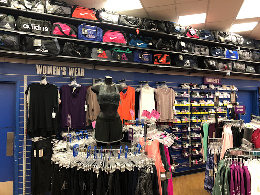 Sporting Goods Store «Big 5 Sporting Goods», reviews and photos, 510 N Victory Blvd, Burbank, CA 91502, USA