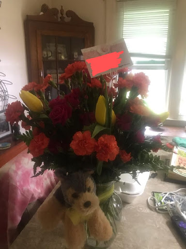 Garden Center «English Gardens», reviews and photos, 44850 Garfield Rd, Charter Twp of Clinton, MI 48038, USA