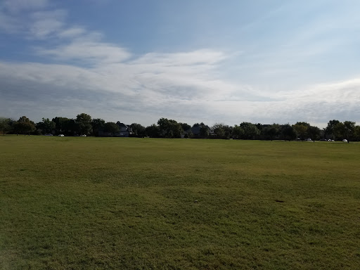 Park «Neighborhood Park - Frank Beverly Park», reviews and photos, 7112 Quarry Chase Trail, Plano, TX 75025, USA