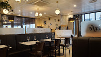 Atmosphère du Restaurant Brasserie L'Ardoise à Gouvieux - n°2