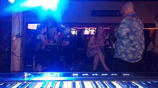 Cocktail Bar «Hermosa Saloon», reviews and photos, 211 Pacific Coast Hwy, Hermosa Beach, CA 90254, USA