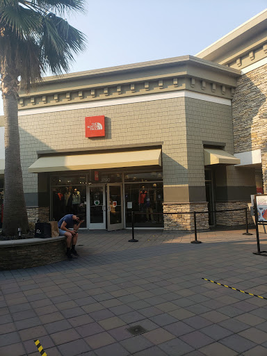 Clothing Store «The North Face Outlet», reviews and photos, 3790 Livermore Outlets Dr, Livermore, CA 94551, USA