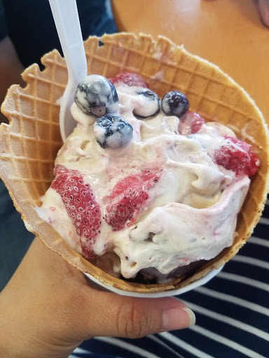 Ice Cream Shop «Cold Stone Creamery», reviews and photos, 17304 Southcenter Pkwy, Tukwila, WA 98188, USA