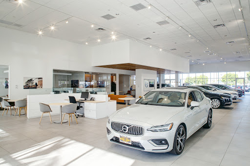 Car Dealer «Volvo of Orange County», reviews and photos, 1400 S Dan Gurney Dr, Santa Ana, CA 92705, USA