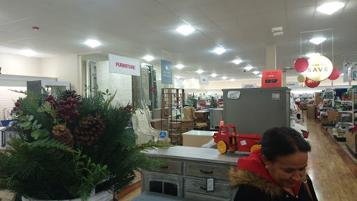 Home Goods Store «Home Goods», reviews and photos, 3 Main St, Edgewater, NJ 07020, USA