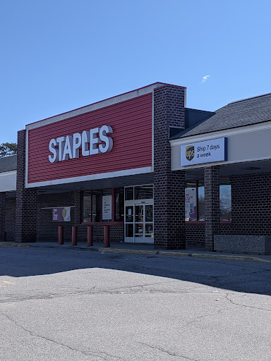 Office Supply Store «Staples», reviews and photos, 770 Roosevelt Trail, Windham, ME 04062, USA
