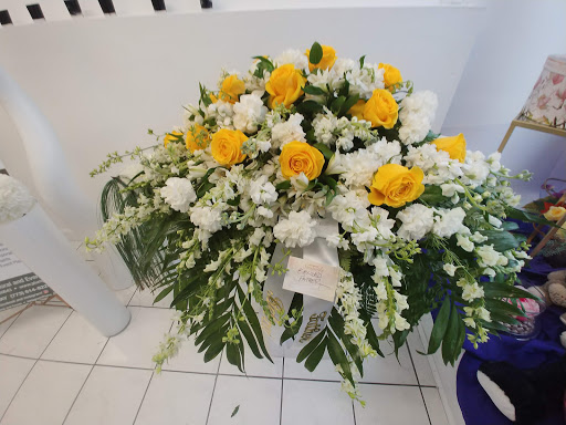 Florist «Plump Chicago Flower Shop», reviews and photos, 411 E Oakwood Blvd, Chicago, IL 60653, USA