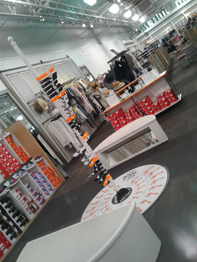 Shoe Store «DSW Designer Shoe Warehouse», reviews and photos, 12997 Fair Lakes Shopping Center, Fairfax, VA 22033, USA