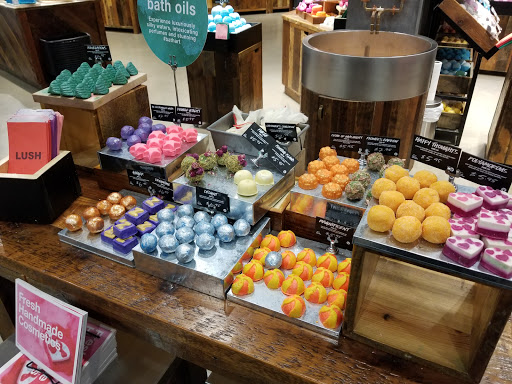 Cosmetics Store «Lush Cosmetics», reviews and photos, 104 Walden Galleria, Buffalo, NY 14225, USA
