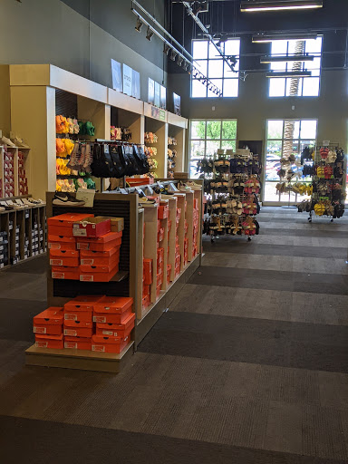 Shoe Store «DSW Designer Shoe Warehouse», reviews and photos, 21001 North Tatum Boulevard, Phoenix, AZ 85050, USA