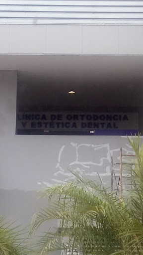 Clínica de Ortodoncia Y Estética Dental | Centennial Plaza