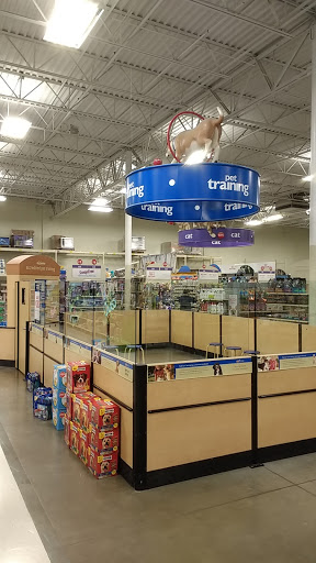 Pet Supply Store «PetSmart», reviews and photos, 13000 Aurora Ave N, Seattle, WA 98133, USA
