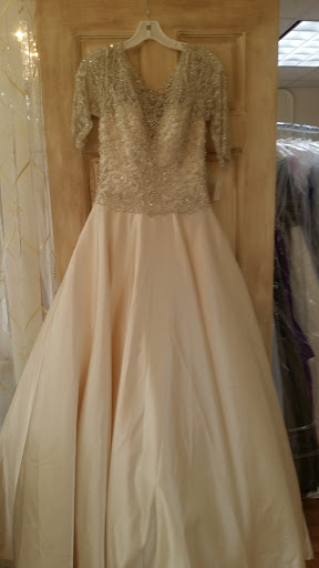 Bridal Shop «Simply Elegant Couture Bridal and Prom», reviews and photos, 410 E Wright St, Pensacola, FL 32501, USA