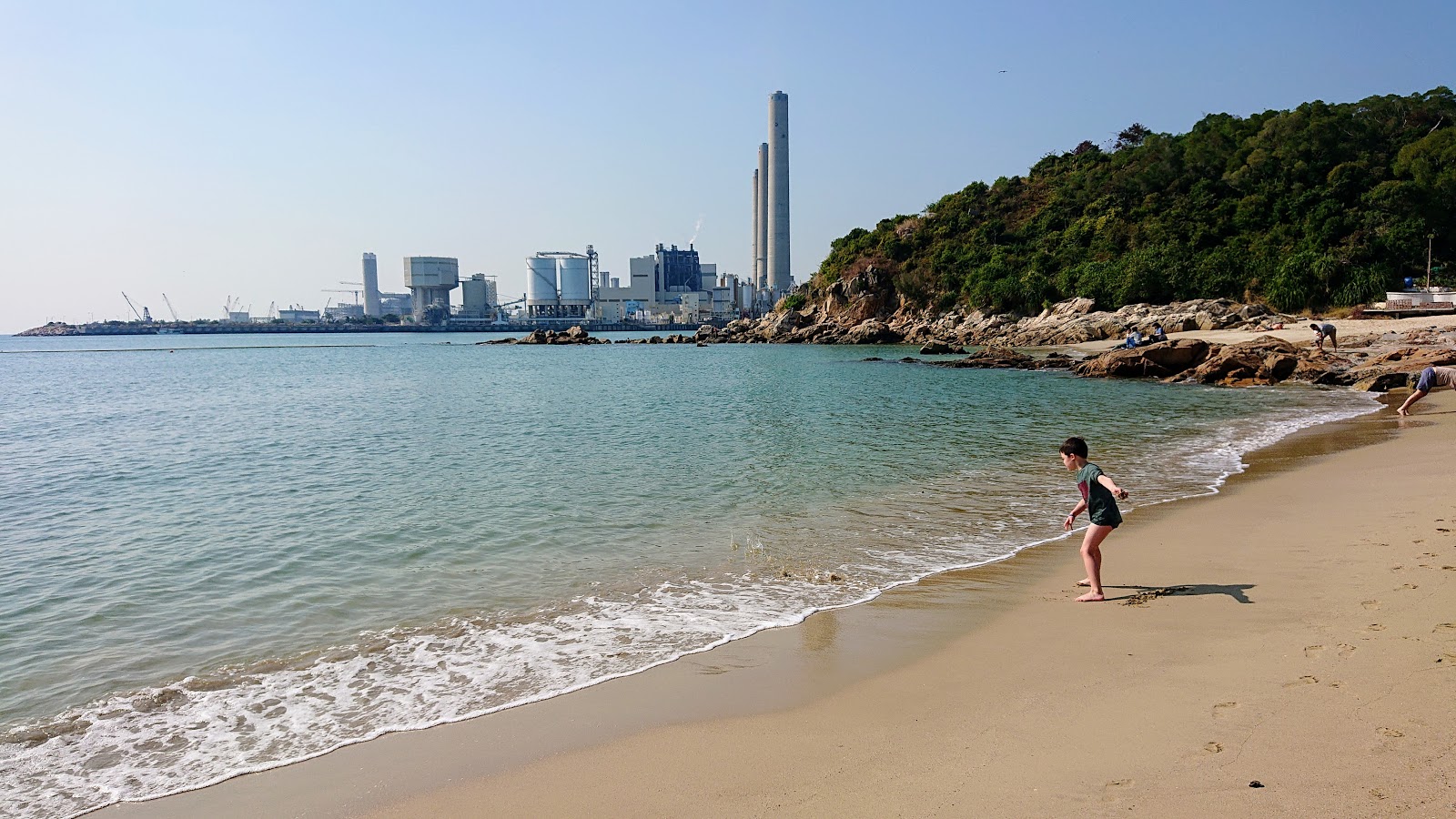 Hung Shing Yeh Beach'in fotoğrafı küçük koy ile birlikte