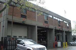 Boston Fire Department Engine 7 Ladder 17 District 4 Chief