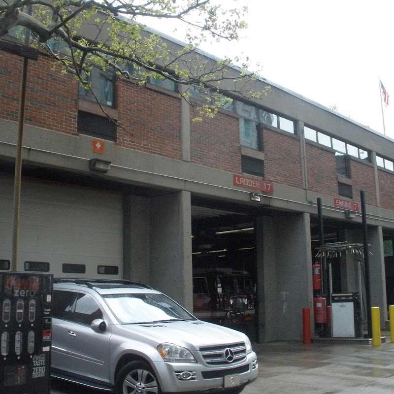 Boston Fire Department Engine 7 Ladder 17 District 4 Chief