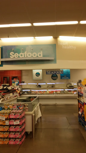 Supermarket «Hy-Vee», reviews and photos, 901 S 4th St, Clinton, IA 52732, USA