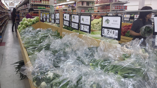 Asian Grocery Store «New K F Supermarket», reviews and photos, 625 Kinderkamack Rd, River Edge, NJ 07661, USA