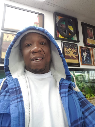 Car Wash «Evanston Car Wash & Detail Center», reviews and photos, 2416 Dempster St, Evanston, IL 60202, USA