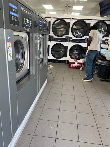 Laundromat «Family Wash Day», reviews and photos, 212 N Philadelphia Blvd, Aberdeen, MD 21001, USA