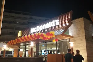 McDonald's - Paredes image