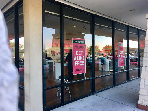 Cell Phone Store «T-Mobile», reviews and photos, 4830 Wilson Rd #200, Humble, TX 77396, USA